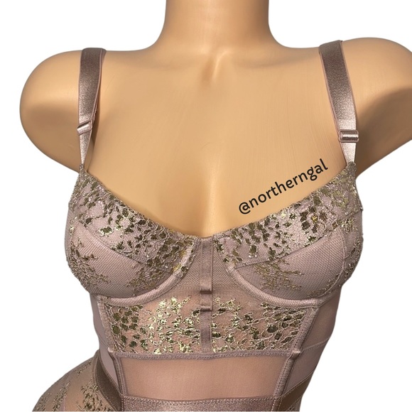 Damaged Victoria’s Secret Shine Lace Corset - Picture 6 of 17